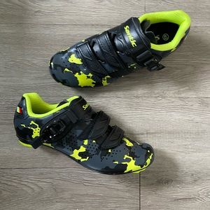 Santic cycling sneakers